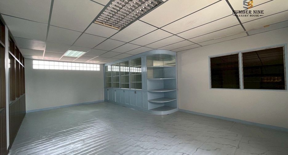 For rent 5 ベッドルーム office in Sathon, Bangkok