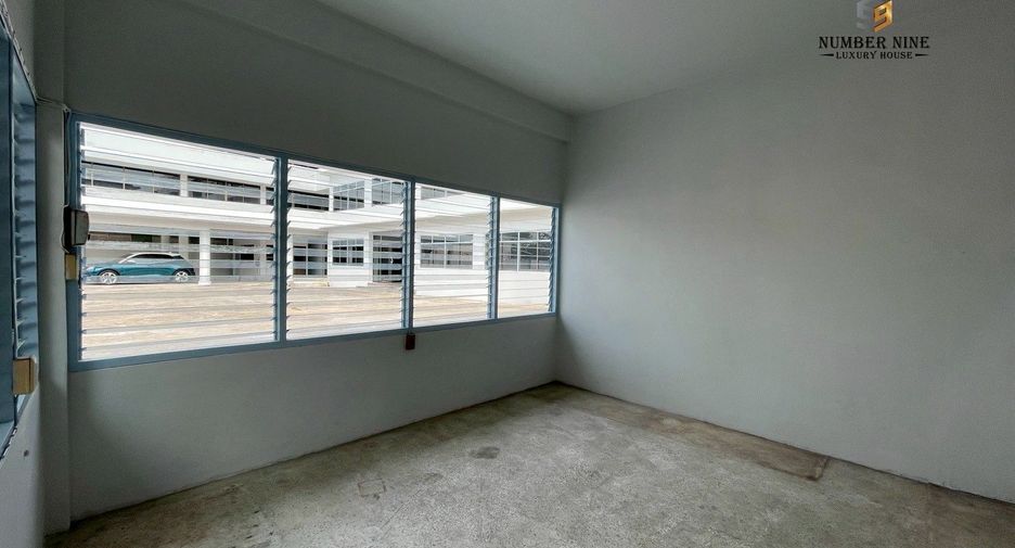 For rent 5 ベッドルーム office in Sathon, Bangkok