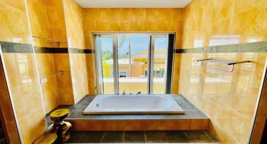 Villa zur Miete und zum Kauf mit 4 Zimmer in Bang Lamung, Chonburi