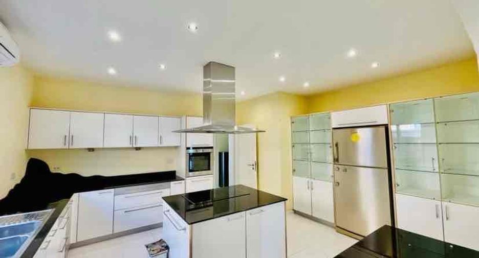 Villa zur Miete und zum Kauf mit 4 Zimmer in Bang Lamung, Chonburi