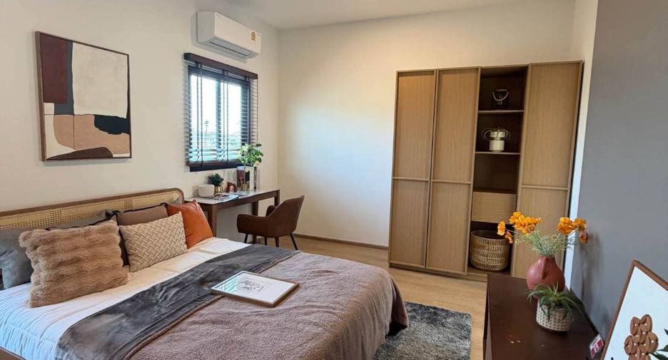 For sale 2 bedrooms townhouse in Saraphi, Chiang Mai