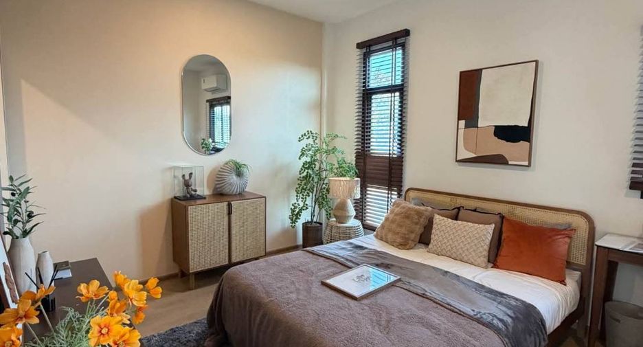 For sale 2 bedrooms townhouse in Saraphi, Chiang Mai