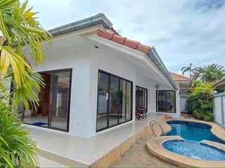Villa zur Miete und zum Kauf mit 3 Zimmer in Bang Lamung, Chonburi