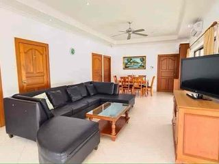 Villa zur Miete und zum Kauf mit 3 Zimmer in Bang Lamung, Chonburi