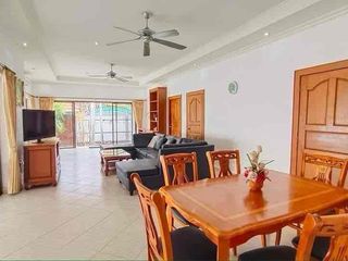 Villa zur Miete und zum Kauf mit 3 Zimmer in Bang Lamung, Chonburi