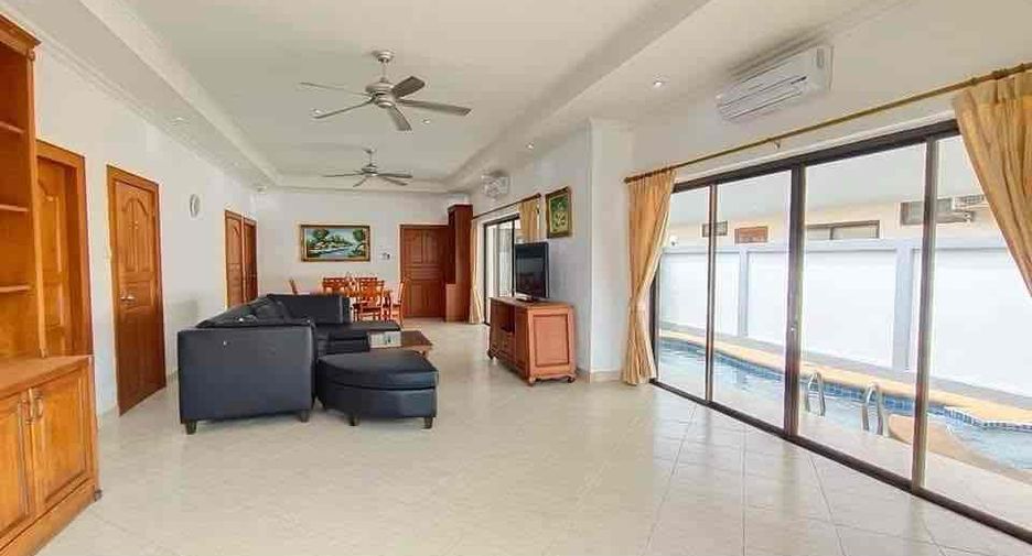 À louer et à vendre 3 chambres villa à Bang Lamung, Chonburi