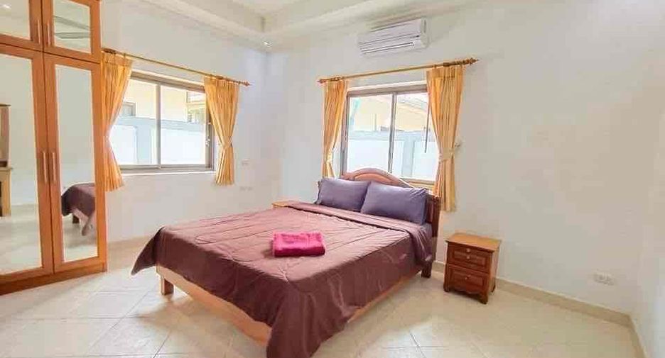 À louer et à vendre 3 chambres villa à Bang Lamung, Chonburi