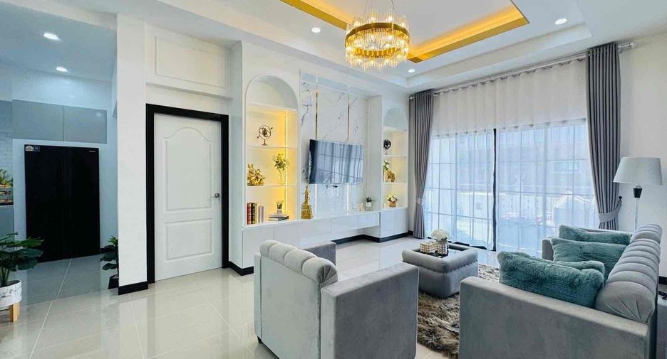 For rent 4 bedrooms villa in Bang Lamung, Chonburi