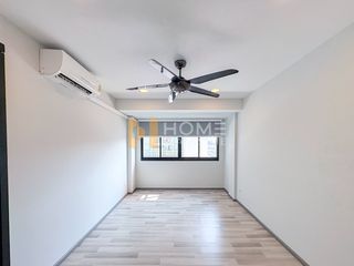 For sale 4 bedrooms townhouse in Huai Khwang, Bangkok