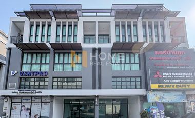 Casa adosada en venta de 4 habitaciones en Huai Khwang, Bangkok