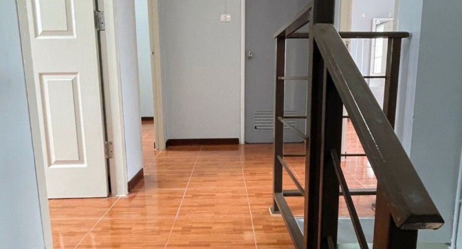Casa adosada en venta de 3 habitaciones en Khlong Luang, Pathum Thani