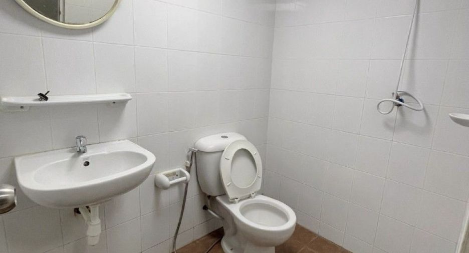 Casa adosada en venta de 3 habitaciones en Khlong Luang, Pathum Thani