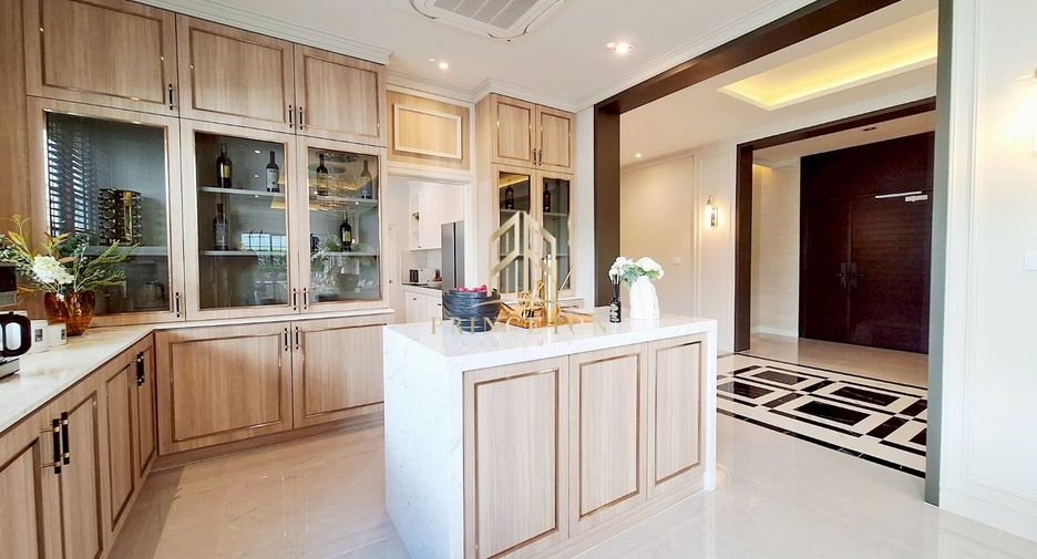 For sale 5 bedrooms house in Bang Phli, Samut Prakan