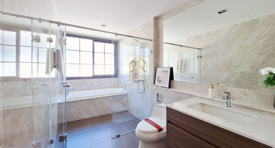 For sale 5 bedrooms house in Bang Phli, Samut Prakan