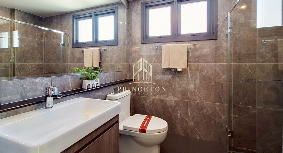For sale 5 bedrooms house in Bang Phli, Samut Prakan