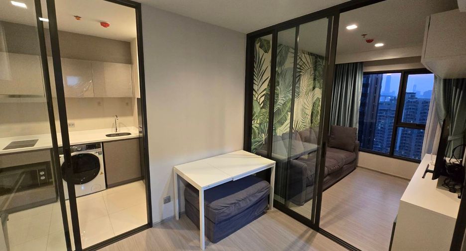 For rent 2 bedrooms apartment in Huai Khwang, Bangkok