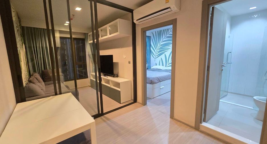 For rent 2 bedrooms apartment in Huai Khwang, Bangkok
