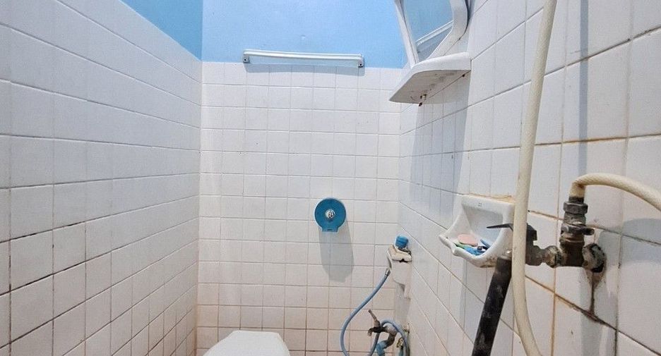 For sale 2 bedrooms townhouse in Mueang Samut Prakan, Samut Prakan