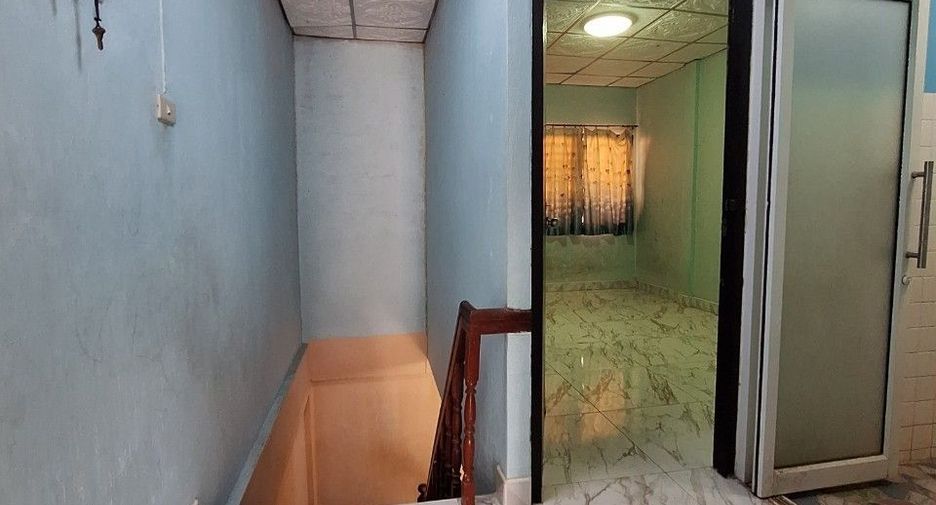 For sale 2 bedrooms townhouse in Mueang Samut Prakan, Samut Prakan