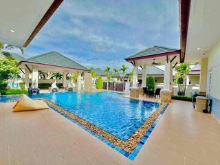 For rent and for sale 4 bedrooms villa in Bang Lamung, Chonburi