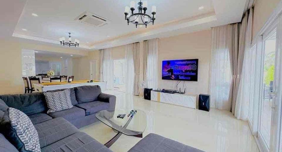 For rent and for sale 4 bedrooms villa in Bang Lamung, Chonburi
