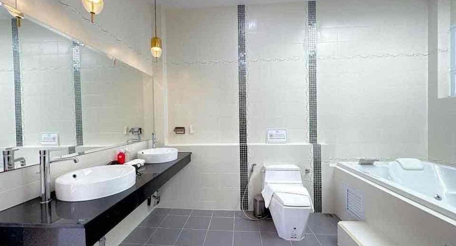 For rent and for sale 4 bedrooms villa in Bang Lamung, Chonburi