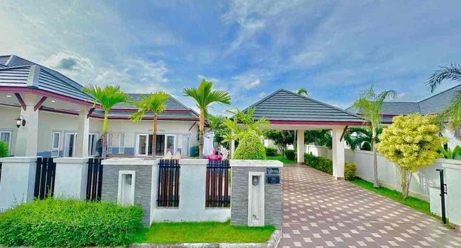 For rent and for sale 4 bedrooms villa in Bang Lamung, Chonburi