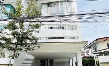 For rent and for sale 3 bedrooms office in Chatuchak, Bangkok