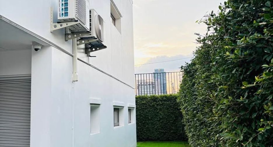 Büro zur Miete und zum Kauf mit 3 Zimmer in Chatuchak, Bangkok