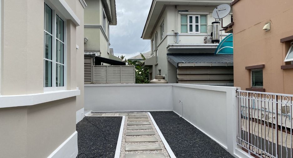 For sale 3 bedrooms house in Bang Khen, Bangkok