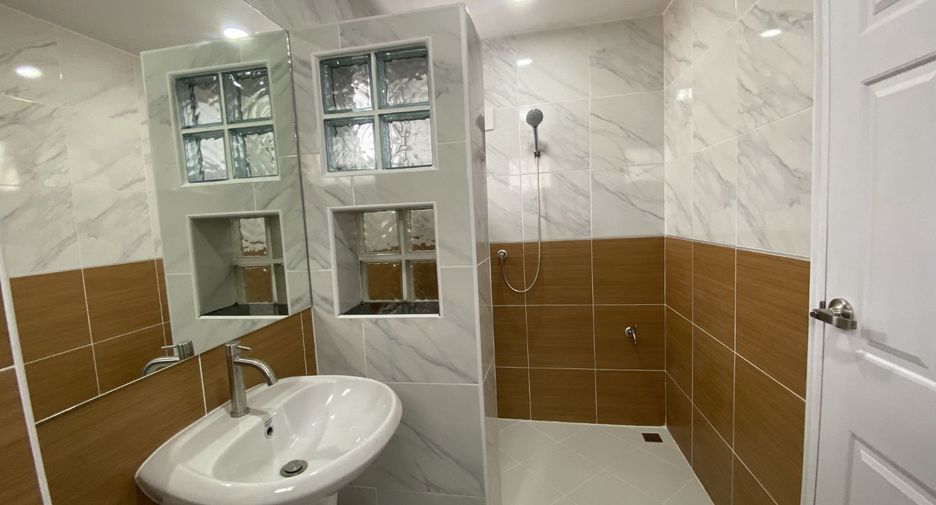 For sale 3 bedrooms house in Bang Khen, Bangkok