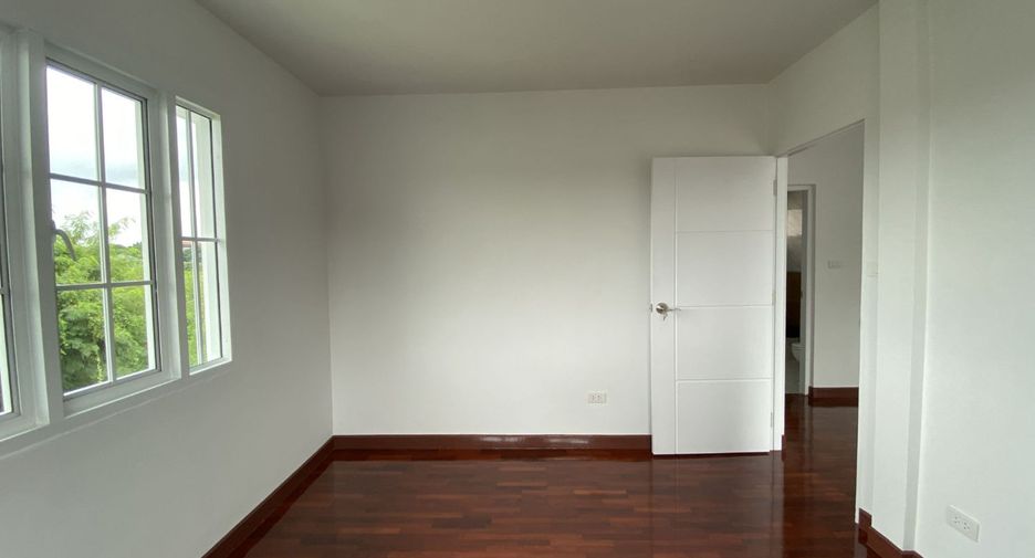 For sale 3 bedrooms house in Bang Khen, Bangkok