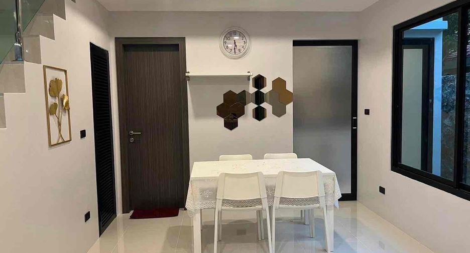 À louer 3 chambres villa à Bang Lamung, Chonburi