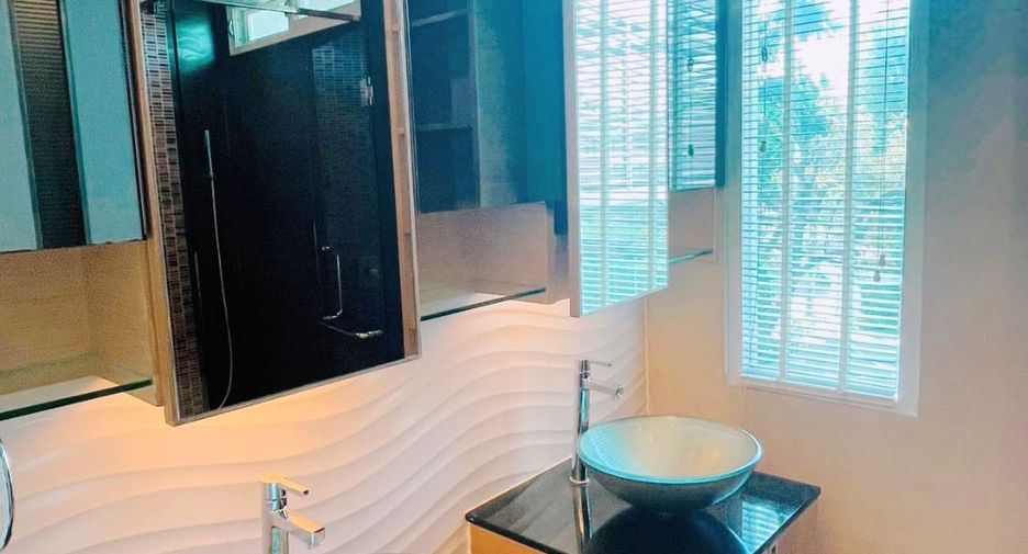 For sale 4 bedrooms house in Prawet, Bangkok