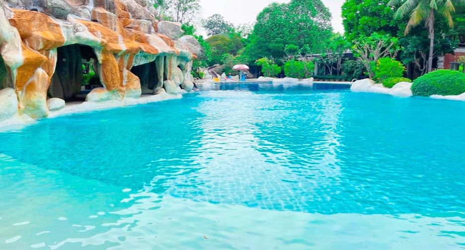 For sale 4 bedrooms house in Prawet, Bangkok