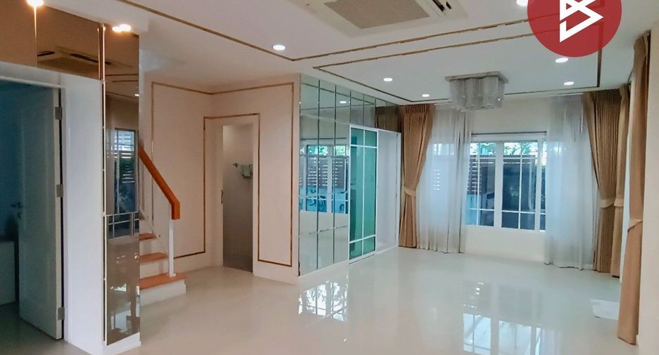 For sale 3 bedrooms house in Mueang Pathum Thani, Pathum Thani