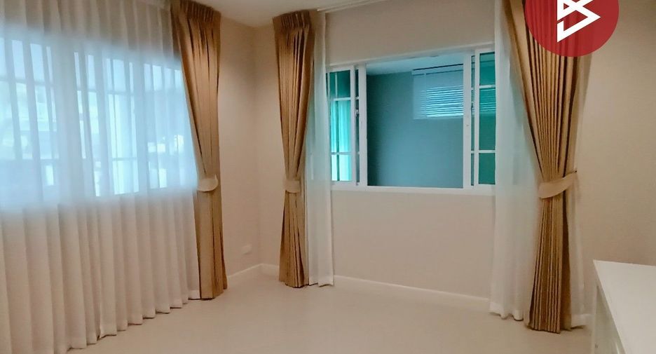For sale 3 bedrooms house in Mueang Pathum Thani, Pathum Thani