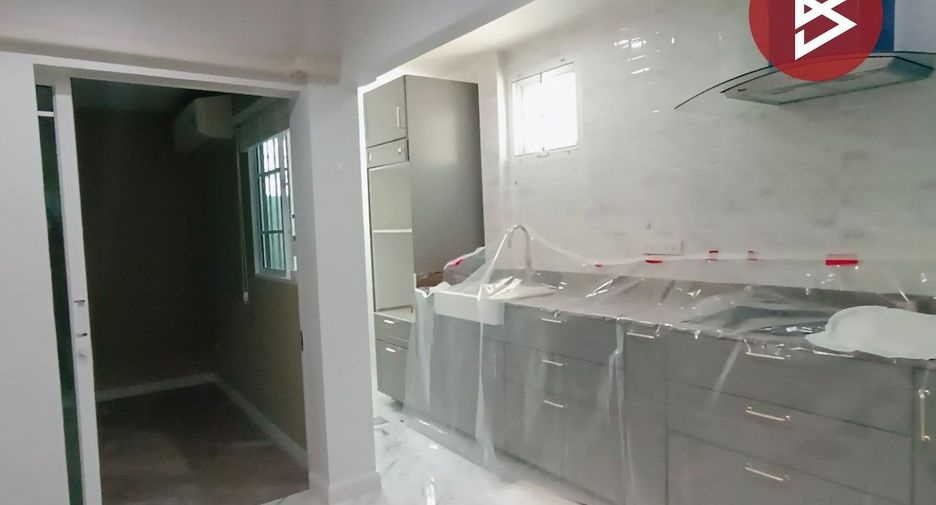 For sale 3 bedrooms house in Mueang Pathum Thani, Pathum Thani