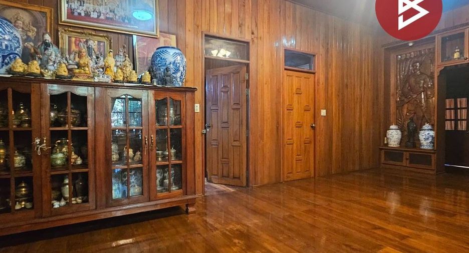 For sale 5 bedrooms house in Mueang Samut Sakhon, Samut Sakhon