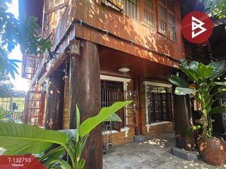 For sale 5 bedrooms house in Mueang Samut Sakhon, Samut Sakhon