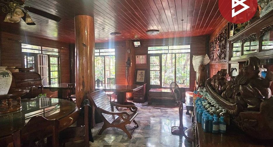 For sale 5 bedrooms house in Mueang Samut Sakhon, Samut Sakhon