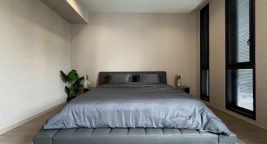 For rent 4 bedrooms house in Watthana, Bangkok
