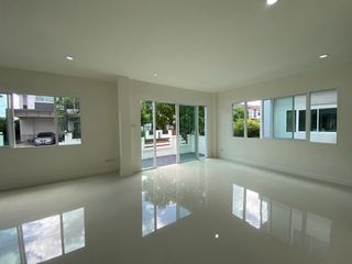 For sale 3 bedrooms house in Lat Krabang, Bangkok