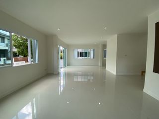 For sale 3 bedrooms house in Lat Krabang, Bangkok