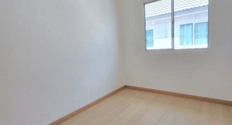 À vendre 3 chambres maison de ville à Bang Sao Thong, Samut Prakan