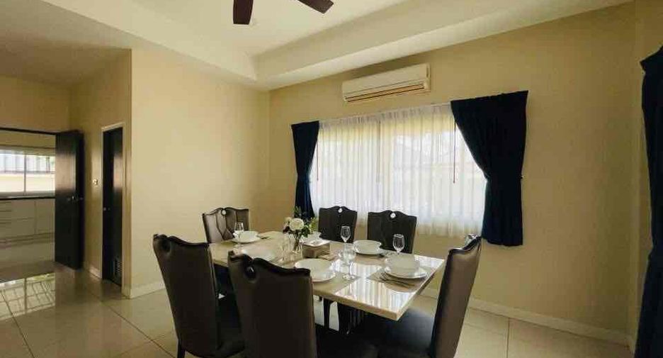 For rent 3 bedrooms villa in Bang Lamung, Chonburi
