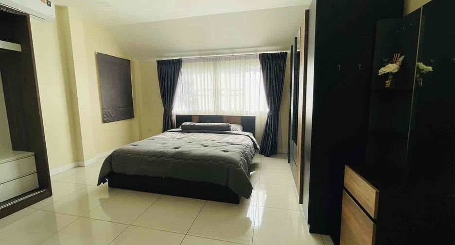 For rent 3 bedrooms villa in Bang Lamung, Chonburi