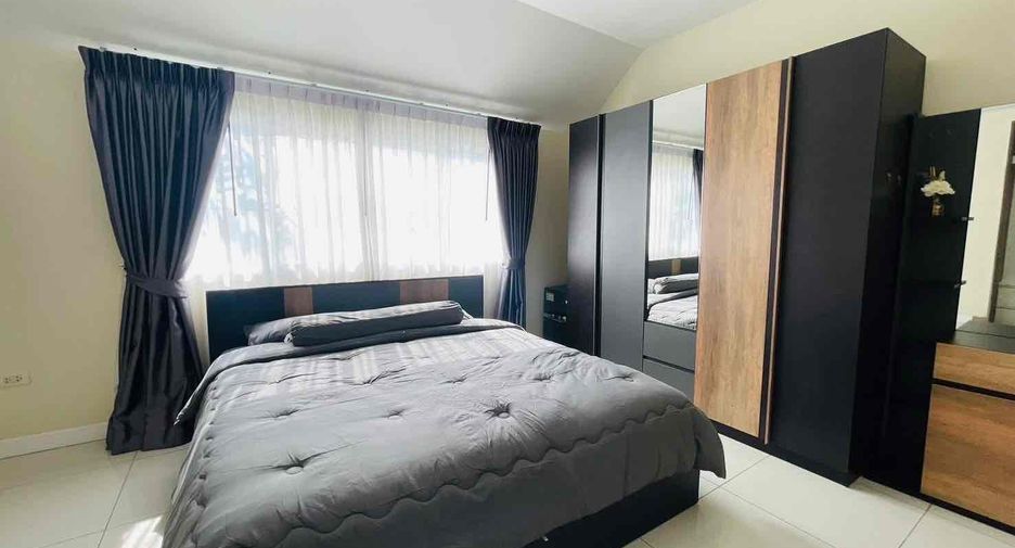 For rent 3 bedrooms villa in Bang Lamung, Chonburi