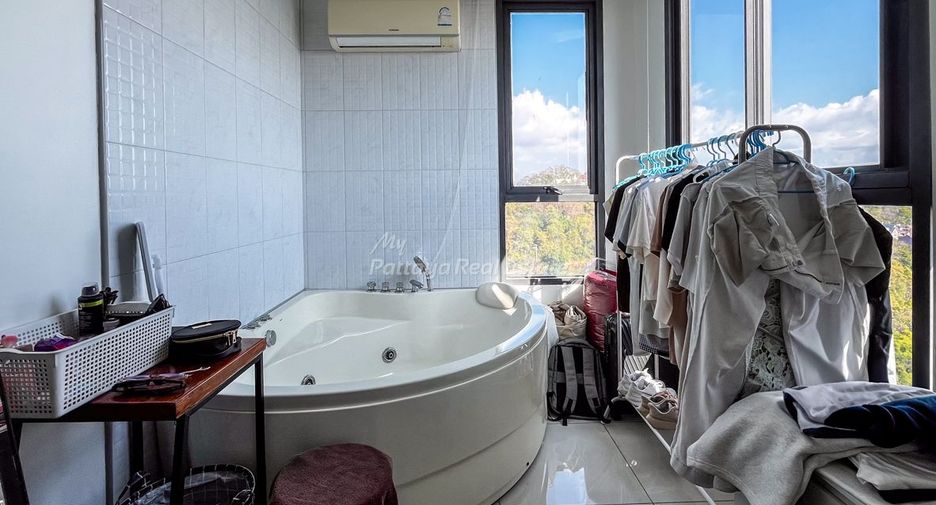 For sale 2 ベッドルーム condo in Bang Lamung, Chonburi
