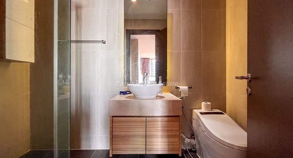 For sale 2 ベッドルーム condo in Bang Lamung, Chonburi
